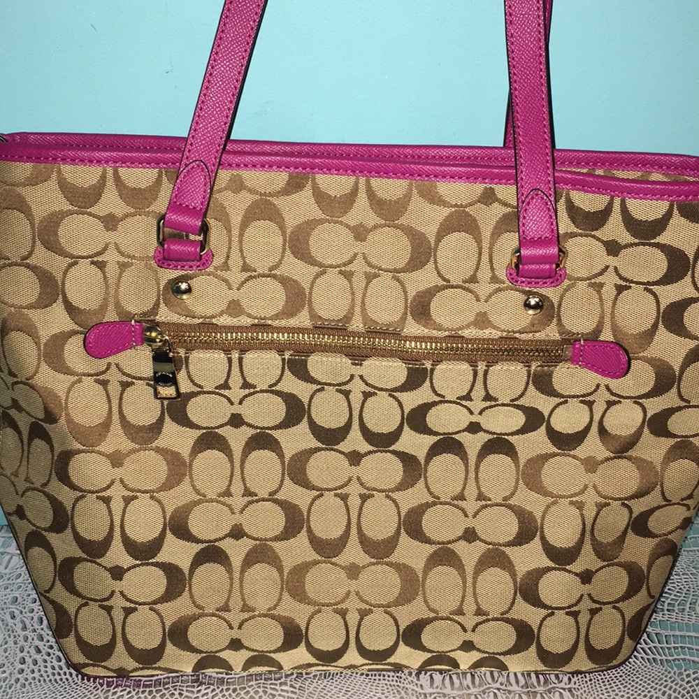 COACH PURSEπ!! - Picture 5 of 8